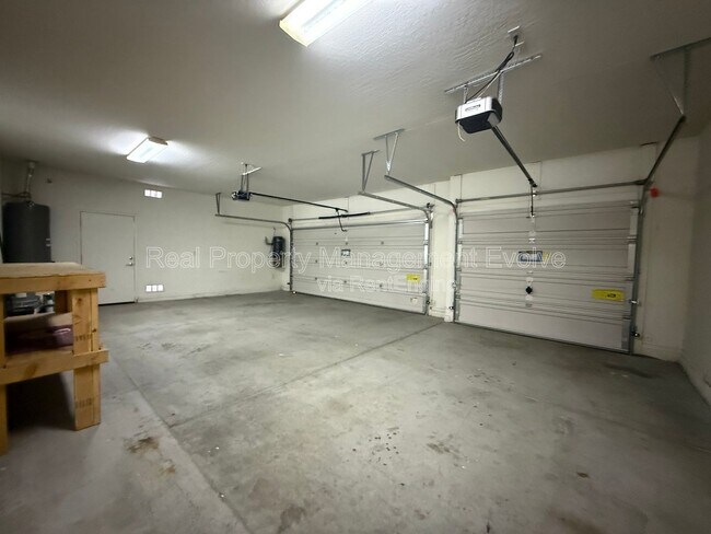 Building Photo - 8278 W Charter Oak Rd