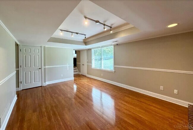 Building Photo - 6862 N Windwood Dr