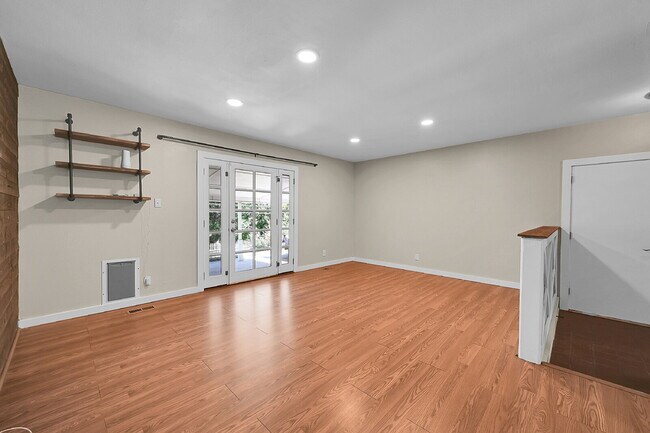 Building Photo - $1,995.00 - 3 Bedrooms, 2 Bathrooms, Single Family Home in Colorado Springs with Fenced Yard!