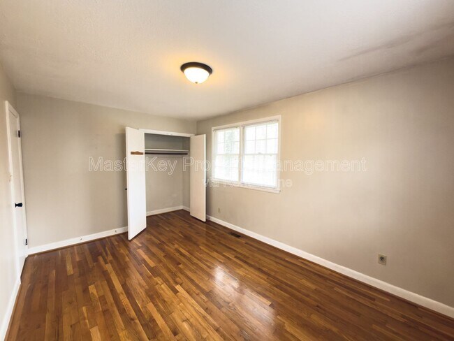 Building Photo - 5317 Coronado Dr