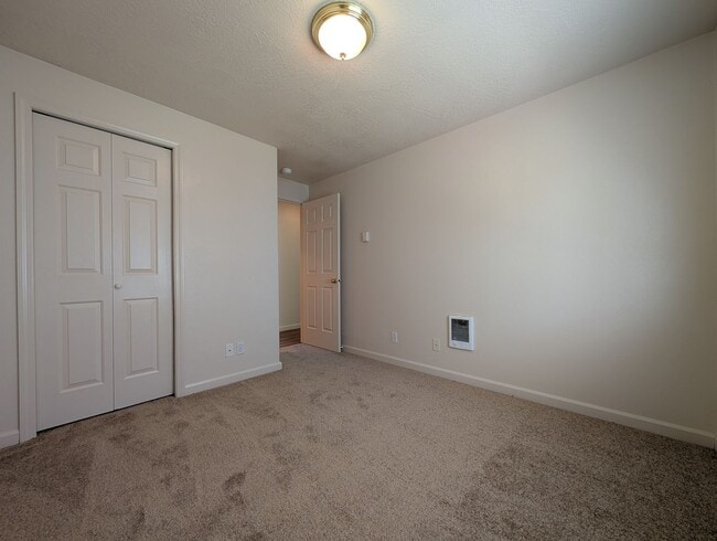 Building Photo - 5949 Aster St