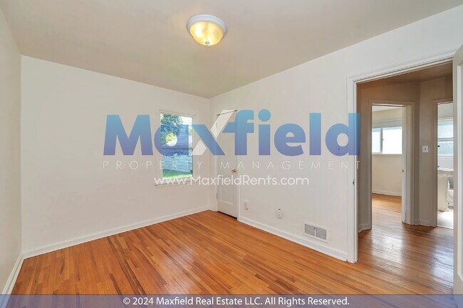 Building Photo - SUGAR HOUSE - 3 BD 1 BA Pet Friendly