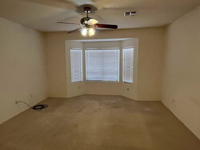 Building Photo - Stunning 3 bedroom 3 bath with Guest House in Sun City Anthem for 55+!