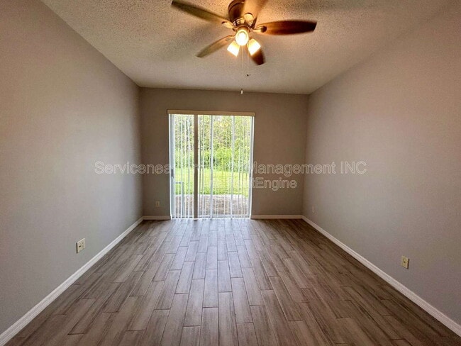 Building Photo - 10303 Beneva Dr