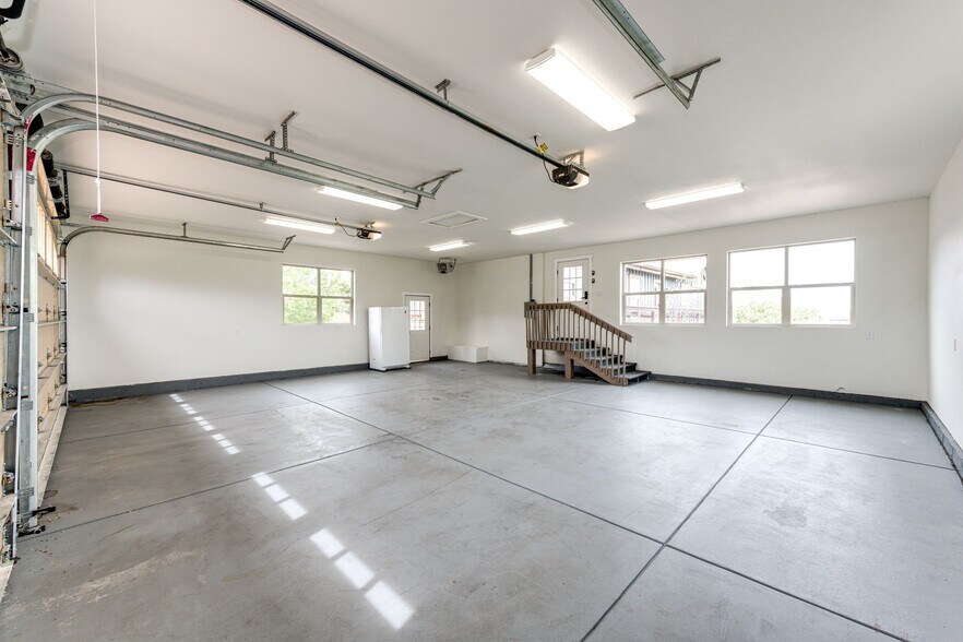 Building Photo - 6191 S Olathe St