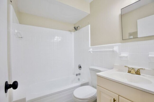 Building Photo - Spacious Duplex with 2-Car Garage in Longwood!