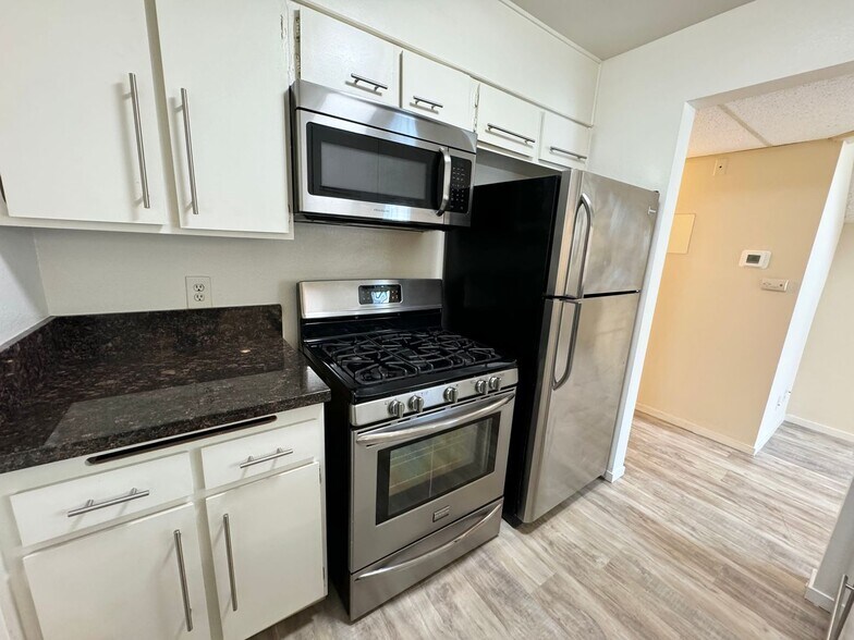 Building Photo - 3715 S Canfield Ave