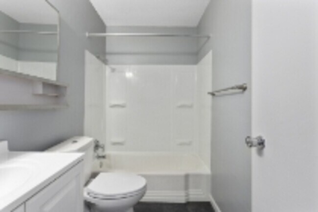 Building Photo - 423 W 87 Pl