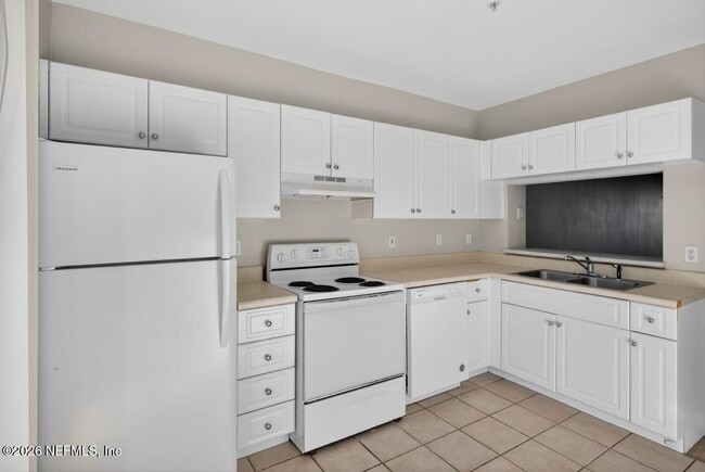 Building Photo - 340 E Ashley St