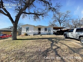 Building Photo - 2308 Cass St