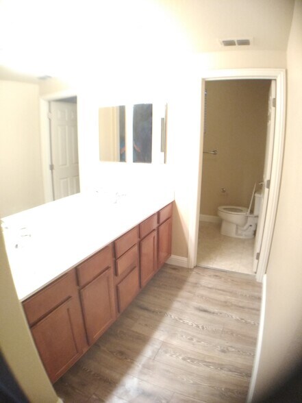 Building Photo - 4800 Westlake Pky