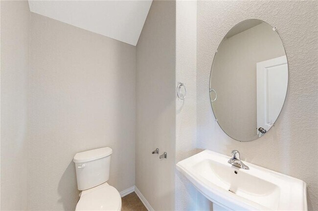 Building Photo - 17212 Crowndale Dr