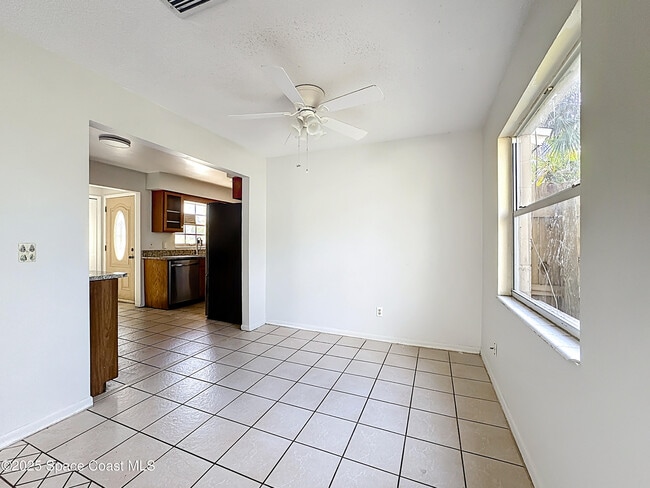 Building Photo - 1076 Coronado Dr