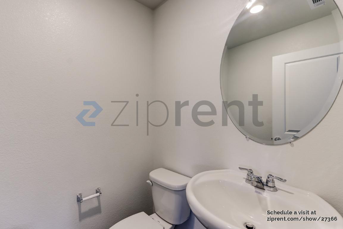 Building Photo - 2056 Shady Tree Cir