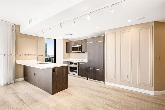 Building Photo - 45 SW 9th St