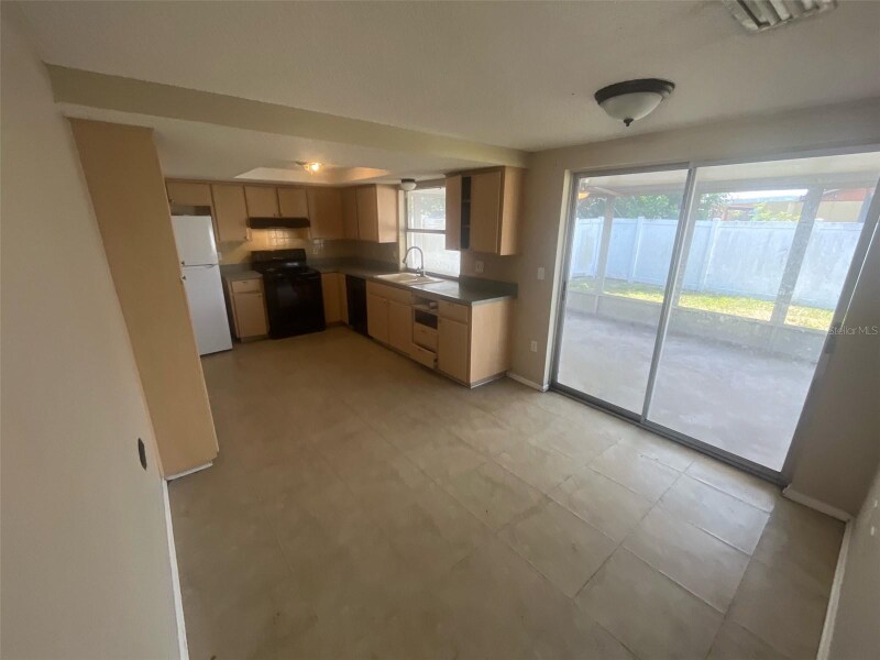 Building Photo - 6646 Albemarle Pkwy