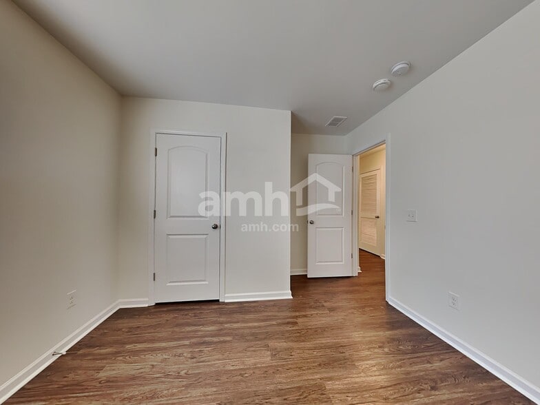 Building Photo - 355 Dunlin Dr