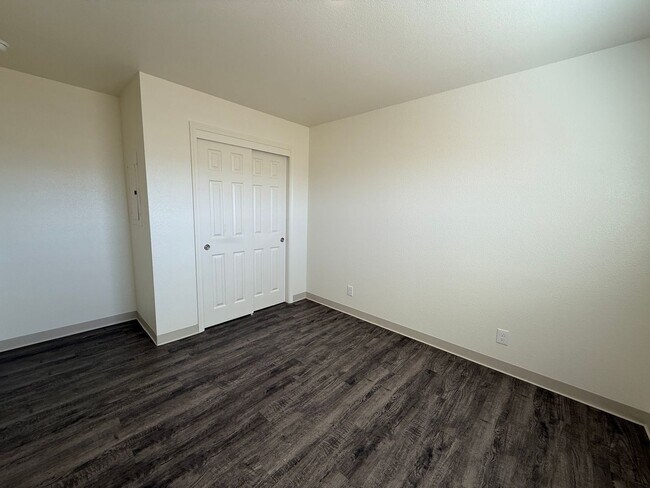 Building Photo - Free Month of Rent for Move in before Dec 1st - Large Brand New 2 Bedroom Apartment with Patio