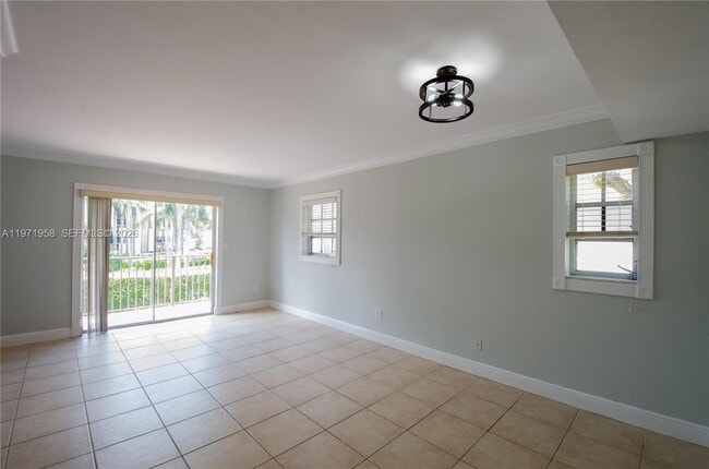 Building Photo - 8650 SW 109th Ave