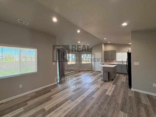 Building Photo - 153 S Stardust Cir