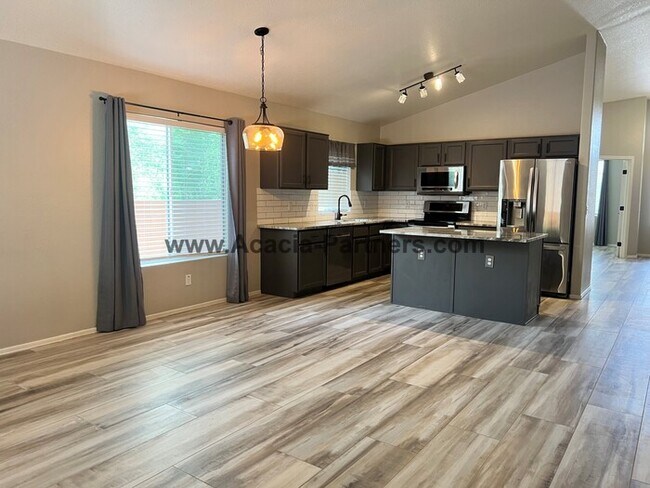 Building Photo - Three Bedroom home in Rancho Escondido