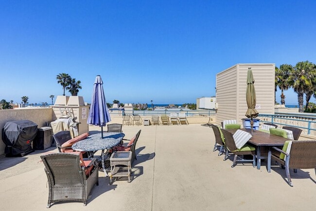 Building Photo - 270 Dahlia Ave