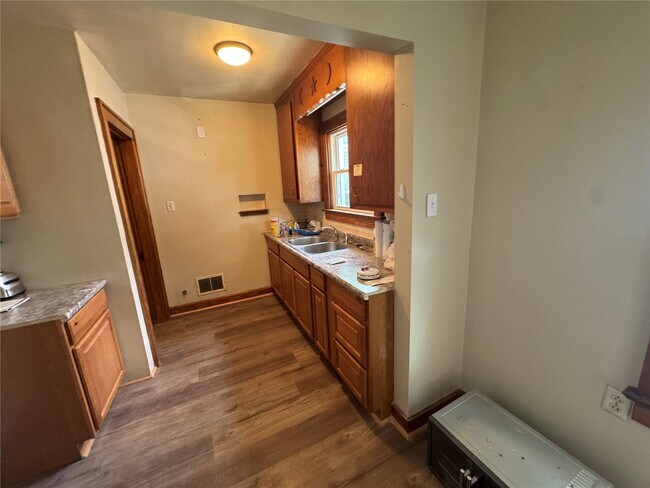 Building Photo - 1107 Bristow St