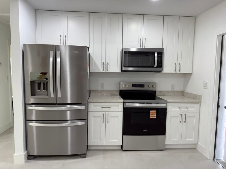 Building Photo - 2112 Garfield St