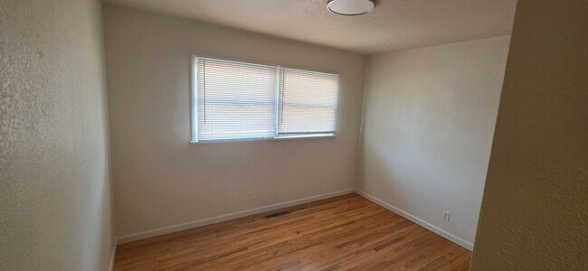 Building Photo - 2023 Ridgewood Ln