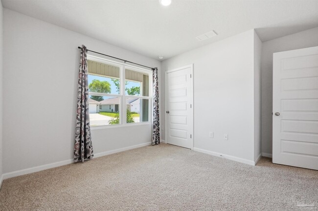 Building Photo - 5367 Peach Dr