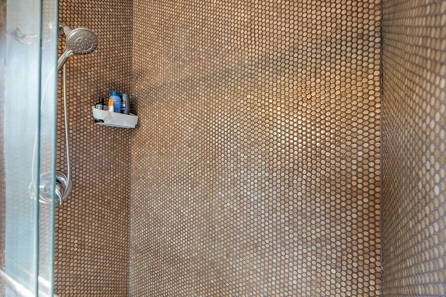 Building Photo - 326 16th Ave NE