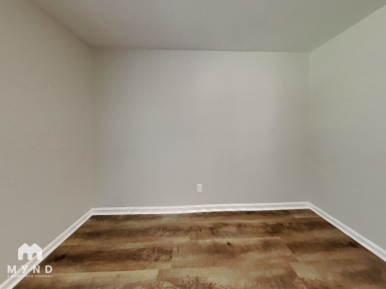 Building Photo - 523 Rockvale Ct