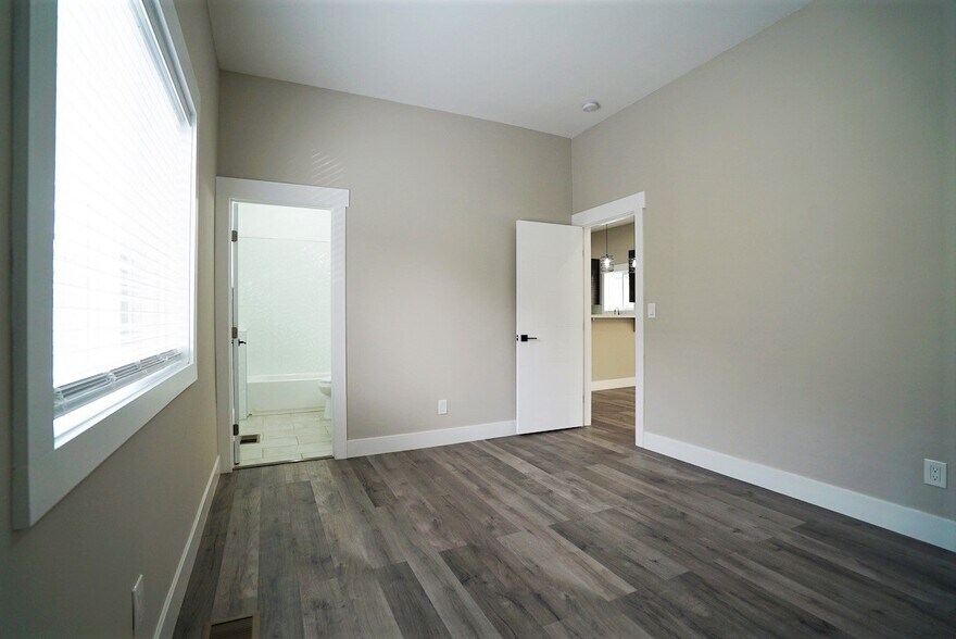 Building Photo - 1633 62nd St