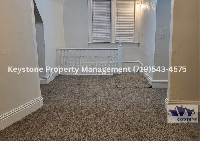 Building Photo - $400 Off Move In Special! Centrally Located, 2nd Floor Apartment with 1 Bedroom/1 Bathroom  - $80...