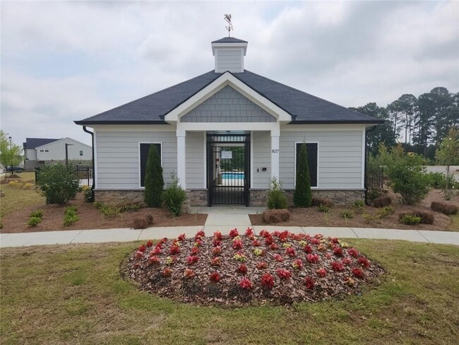 Building Photo - 1050 Sunny Lk Dr