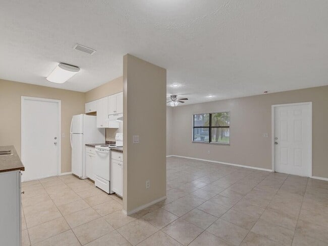 Building Photo - 1166 SE Preston Ln