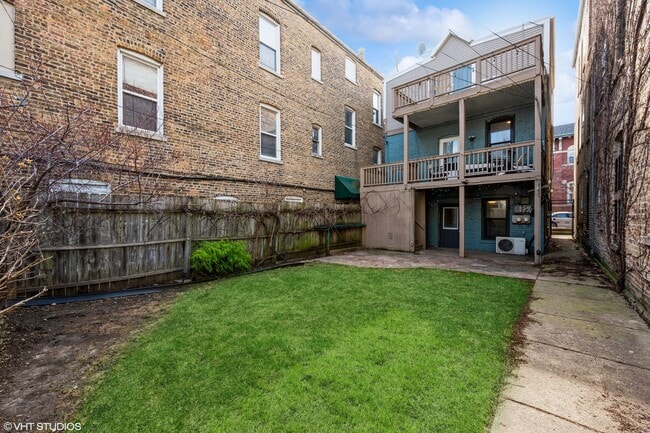 Building Photo - 2116 W Lyndale St