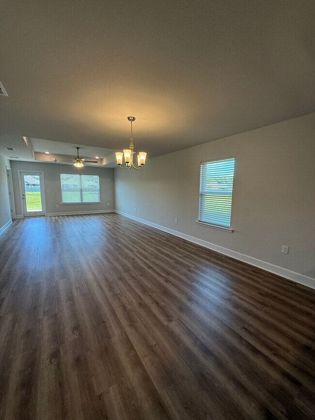Building Photo - 633 Revere St