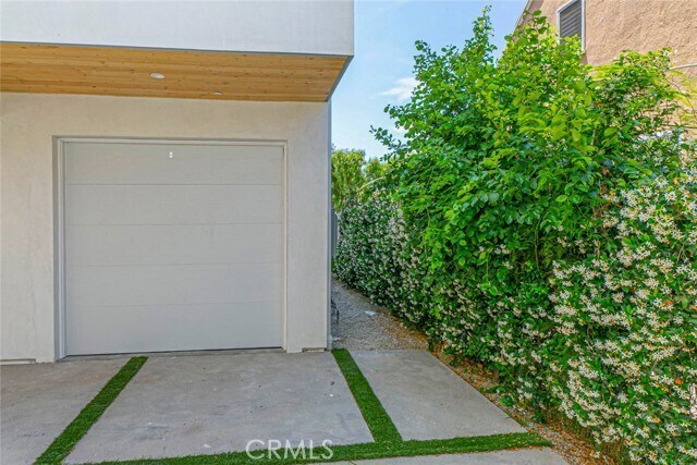 Building Photo - 10851 Otsego St