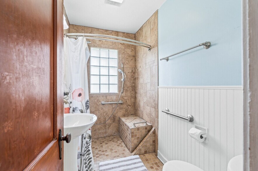 Building Photo - 2637 17th St