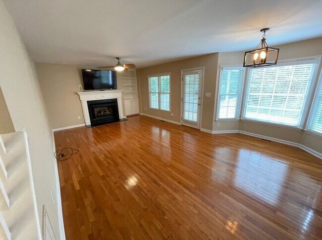 Building Photo - Elegant 4 Bedroom Home in Heart of Cary