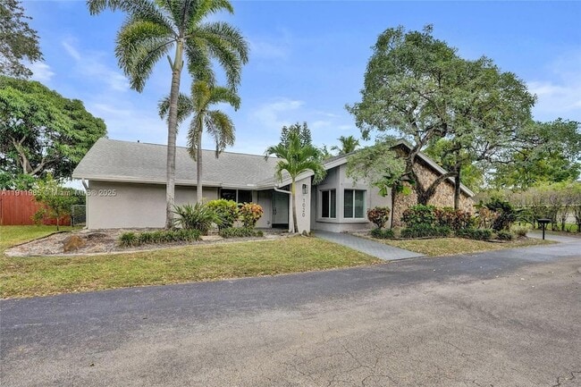 Building Photo - 1020 Bayberry Point Dr