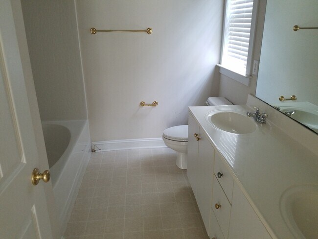 Building Photo - COMING SOON! Ballantyne Beauty! Spacious 3BR Home w/ Fireplace & Fenced Yard