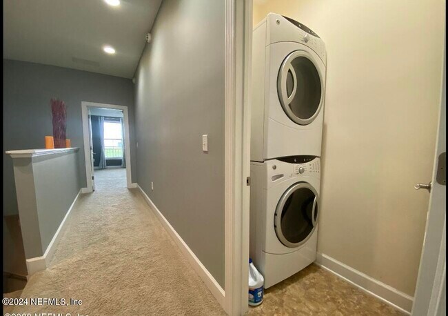 Building Photo - 9823 Tapestry Park Circle