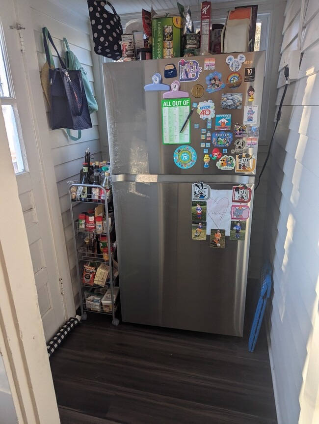 Building Photo - 809 E 52nd St