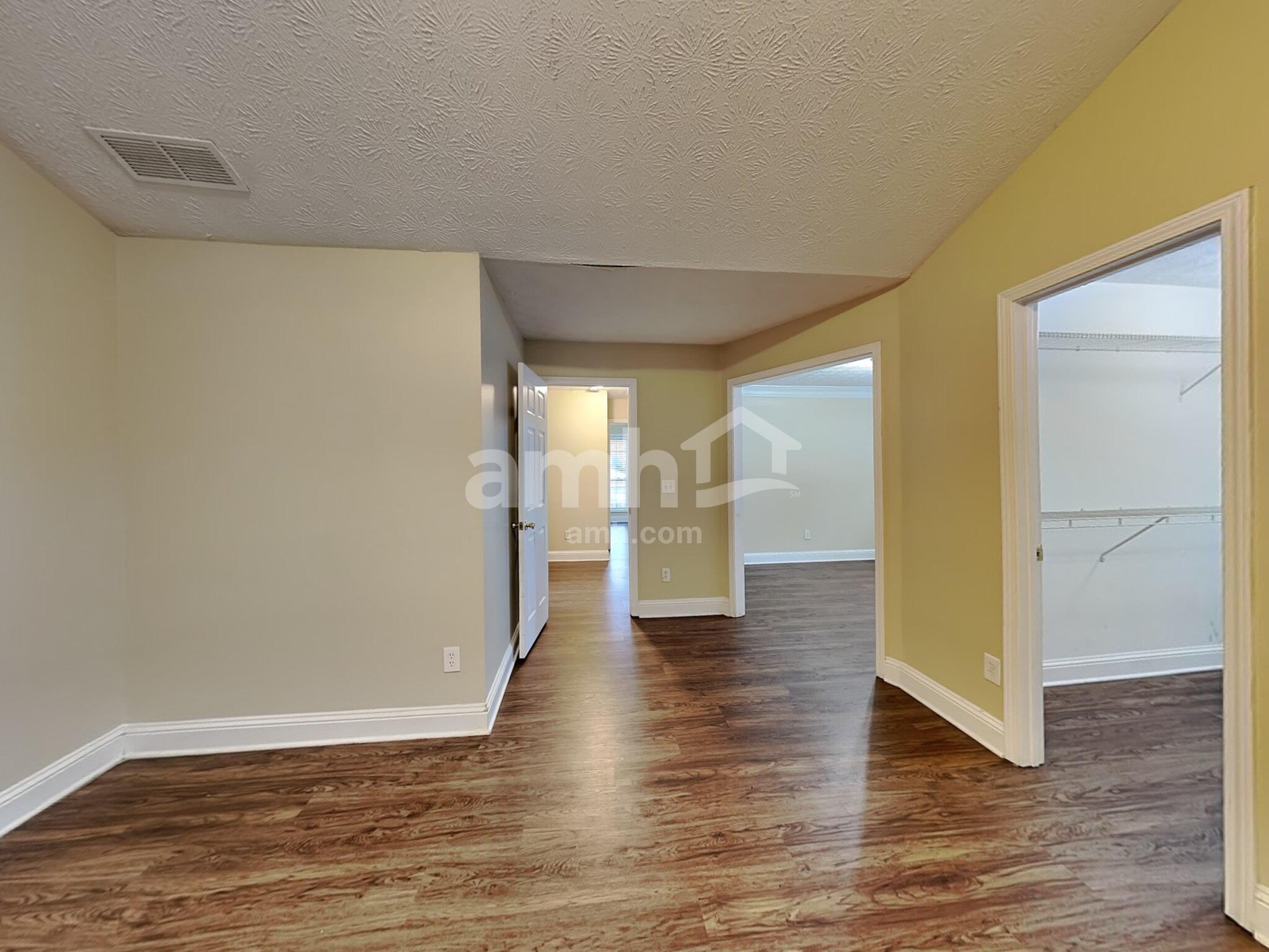 Building Photo - 2710 Meadow Gate Way