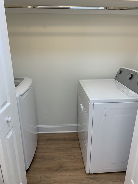 Building Photo - 35 Windbrooke Cir