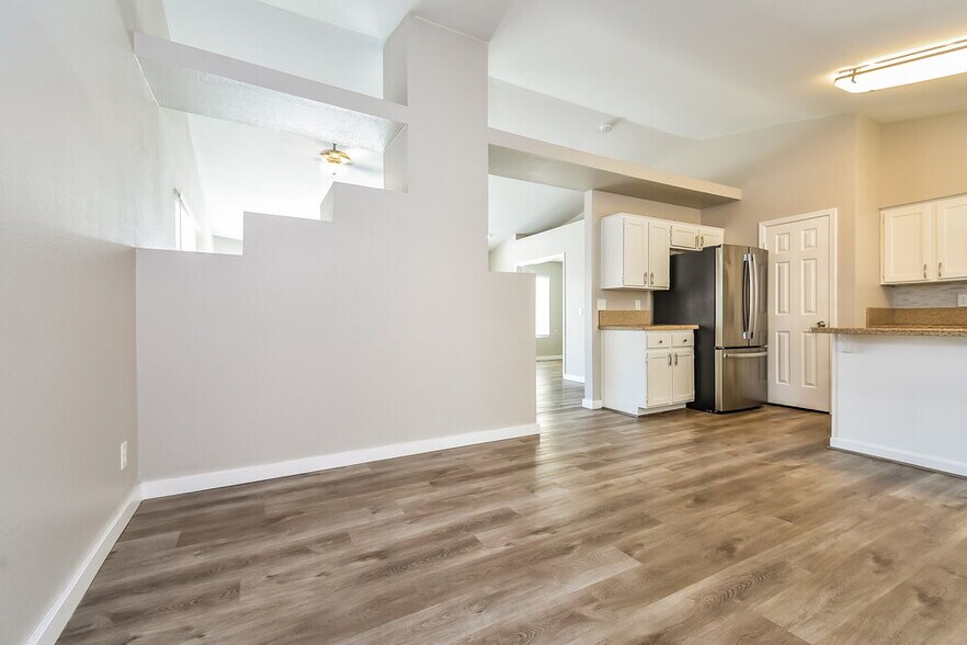 Building Photo - 8073 Boardwalk Way