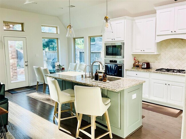 Building Photo - 2507 Elmwood Trl