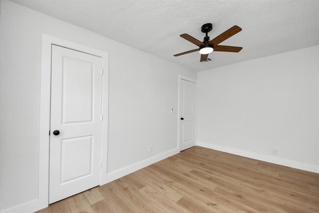 Building Photo - 501 Schilling Ave